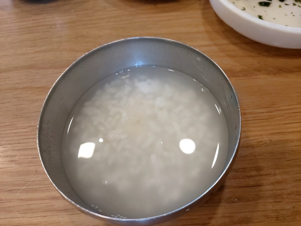손큰육회 이미지