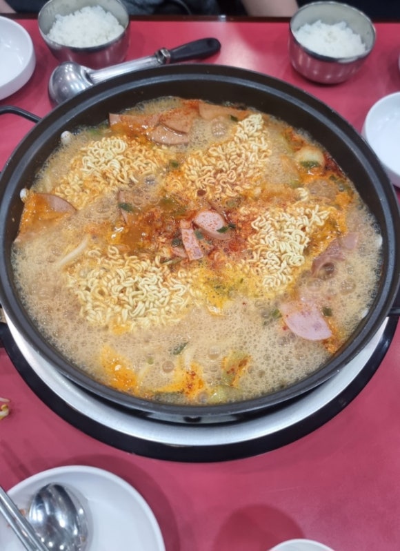 놀부부대찌개 상암1호점 사진 4