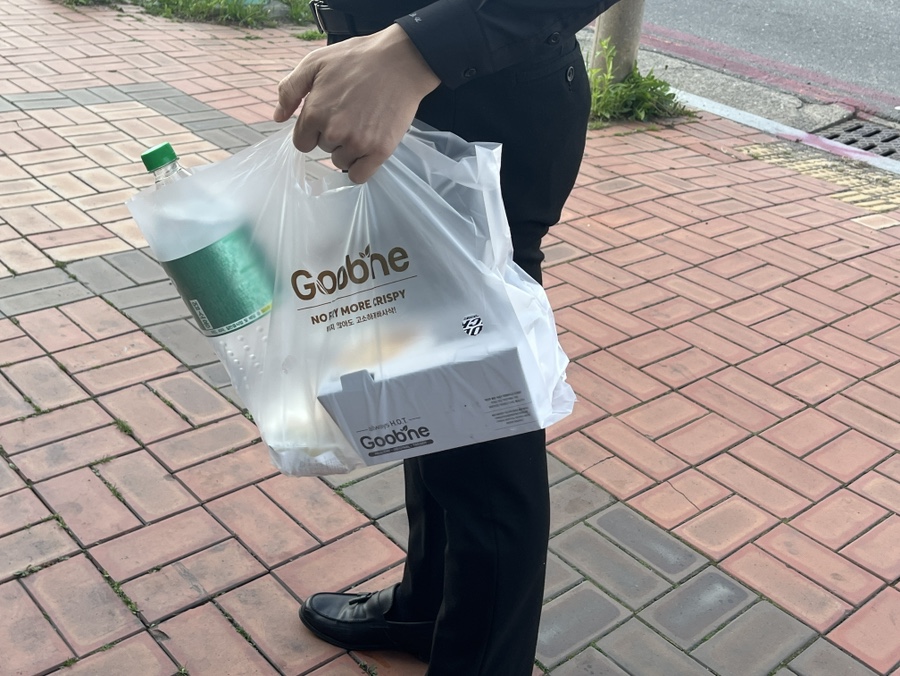 굽네치킨조촌점 이미지