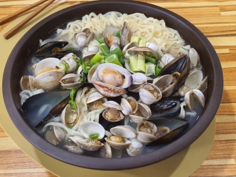 대왕칼국수 이미지
