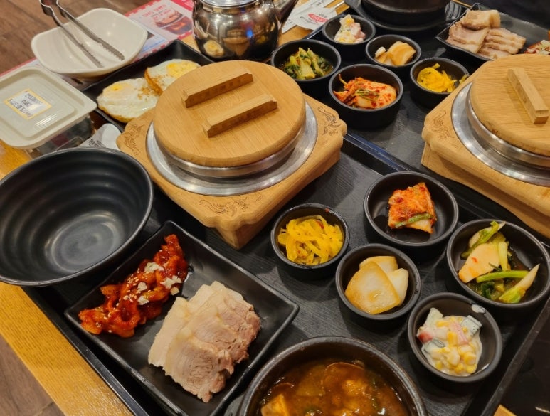 원할머니보쌈족발박가부대찌개구미 이미지