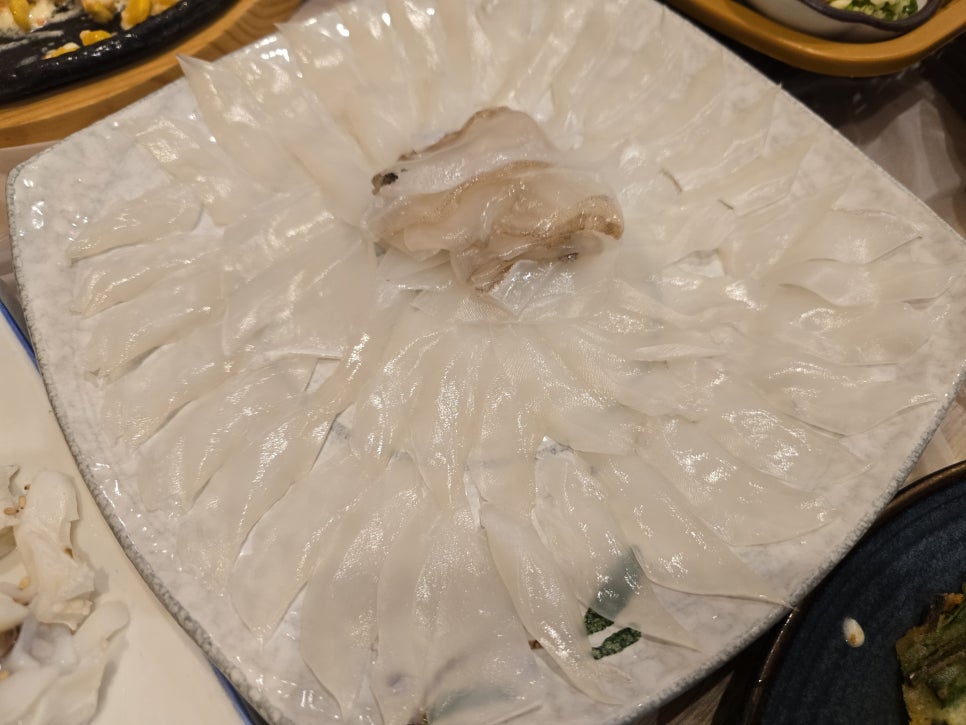 싱싱산오징어회타운 이미지