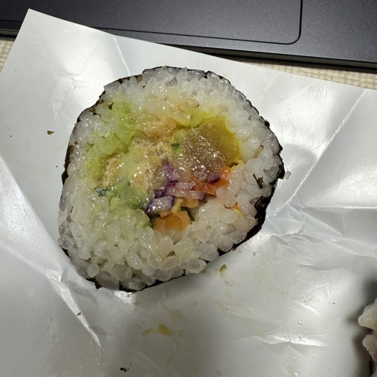한입김밥 이미지