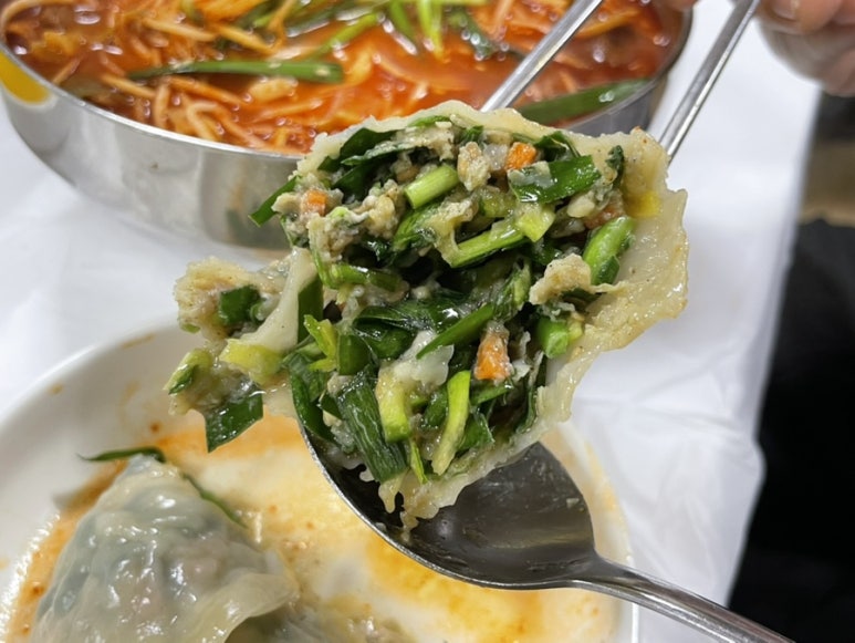 뼉다구 아지매 육칼 이미지