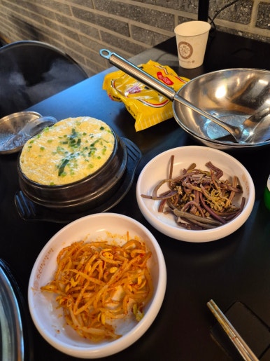 양푼이통돼지김치찌개 이미지