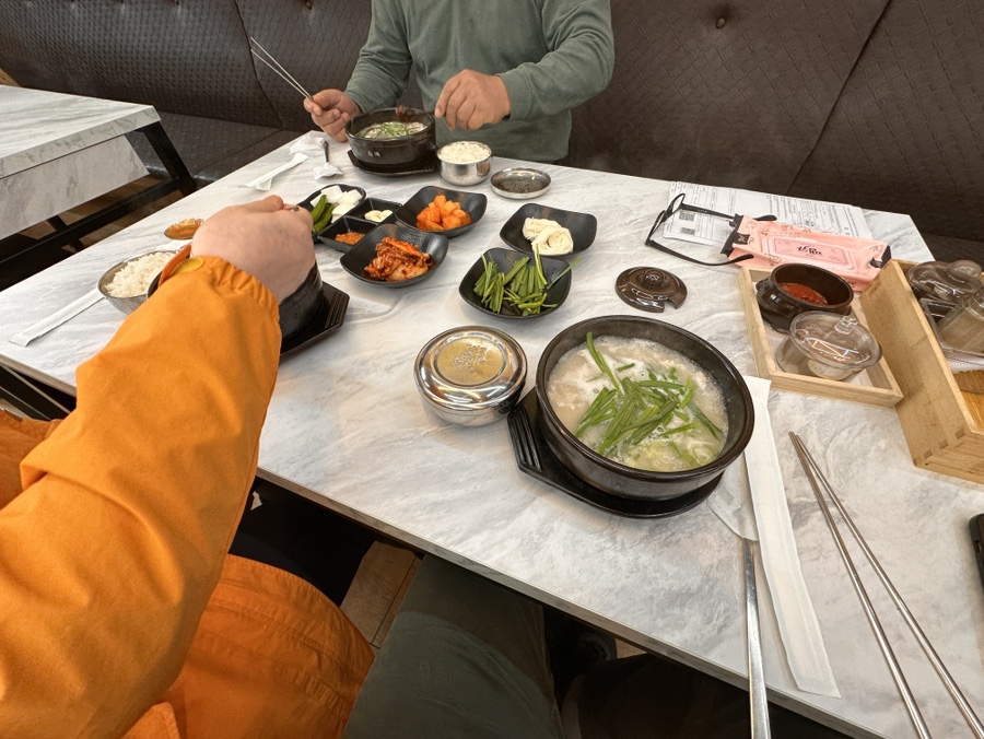 백세돼지국밥 이미지
