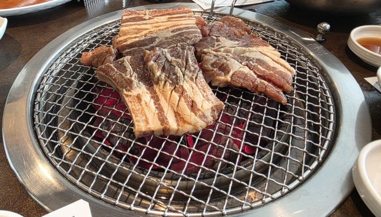 대형숯불돼지갈비 이미지