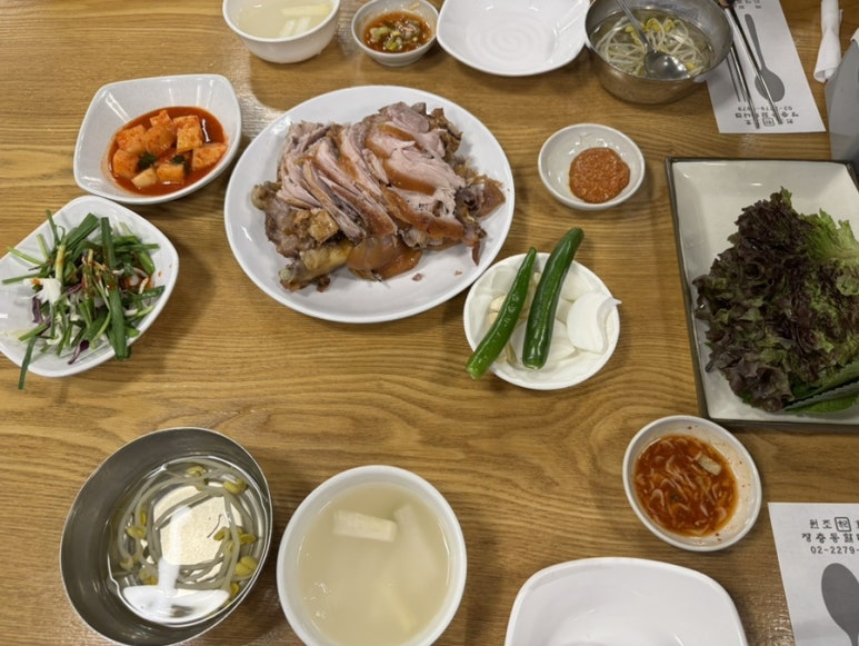 장충동원조왕족발 이미지