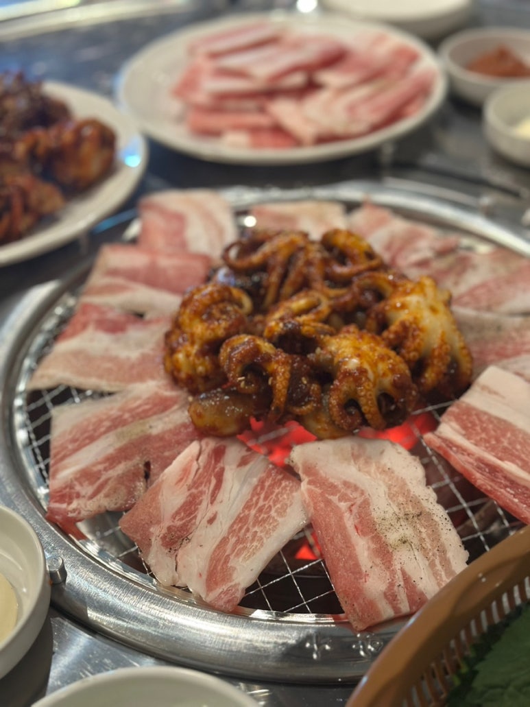 평화 숯불 쭈꾸미 이미지