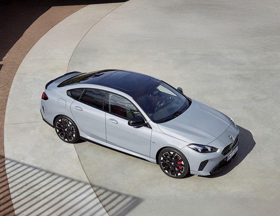 2025 BMW M235 xDrive 그란 쿠페 "국내 경쟁자는 현대 아반떼N이라고?" 이미지 18