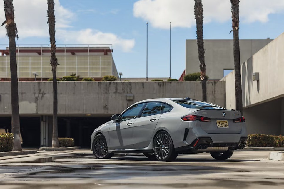 2025 BMW M235 xDrive 그란 쿠페 "국내 경쟁자는 현대 아반떼N이라고?" 이미지 3