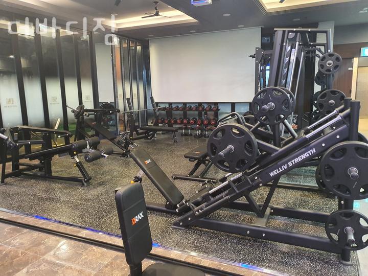 더바디짐 이미지