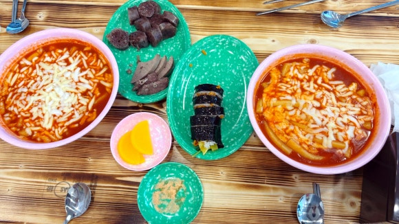 [원주] 삐삐홀릭 카페&분식 솔직 후기｜레트로 감성 공간에서 즐기는 맛있는 한 끼 (메뉴·주차정보 포함)