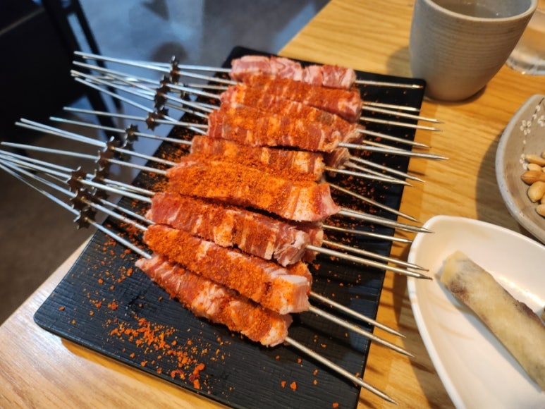 매화 램 양꼬치 이미지