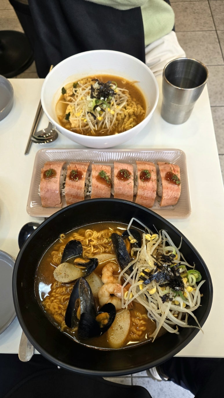 틈새라면노량진점 이미지