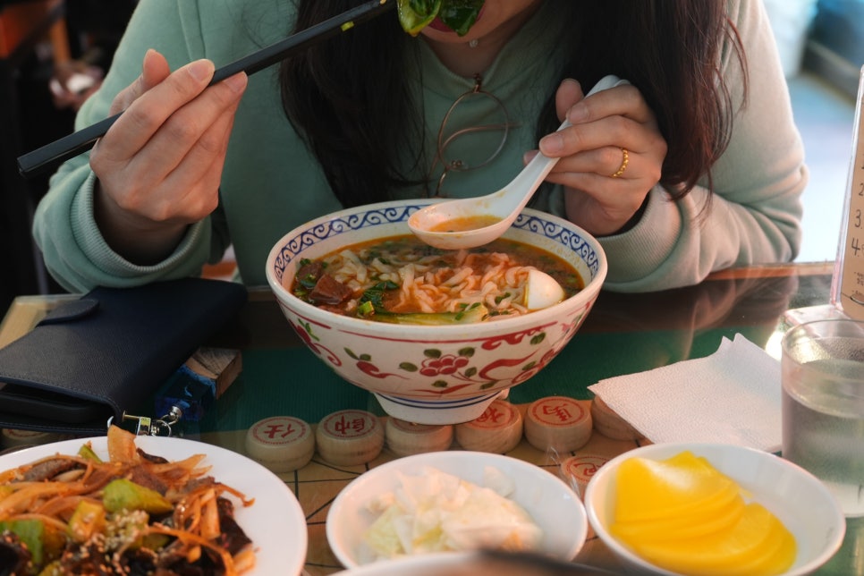 성수동 맛집 육육면관 방문기 – 아내는 우육면, 나는 탄탄면 이미지 9