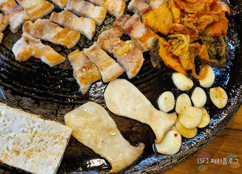 산들마당솥뚜껑삼겹살 이미지