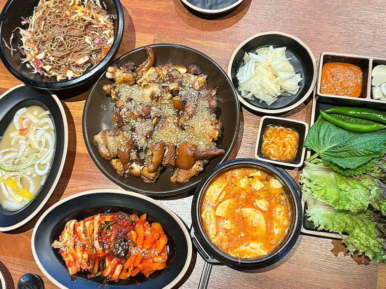더맛있는족발보쌈충주 이미지