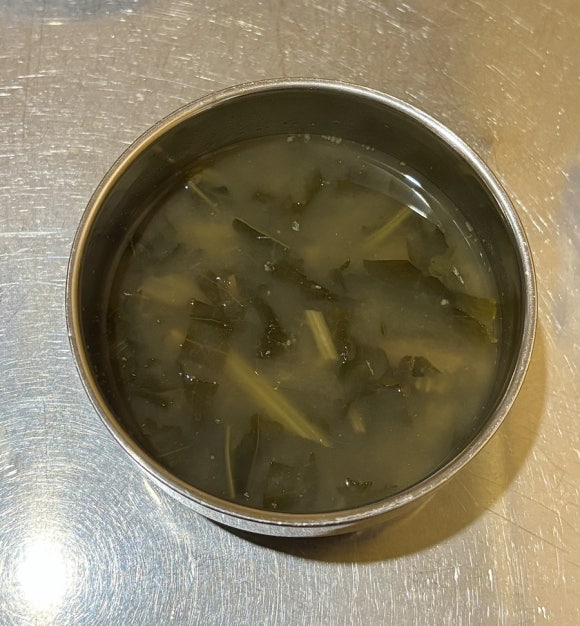 윤꿀꿀 이미지