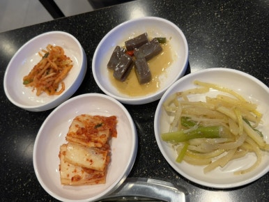 돈돼지백반 이미지