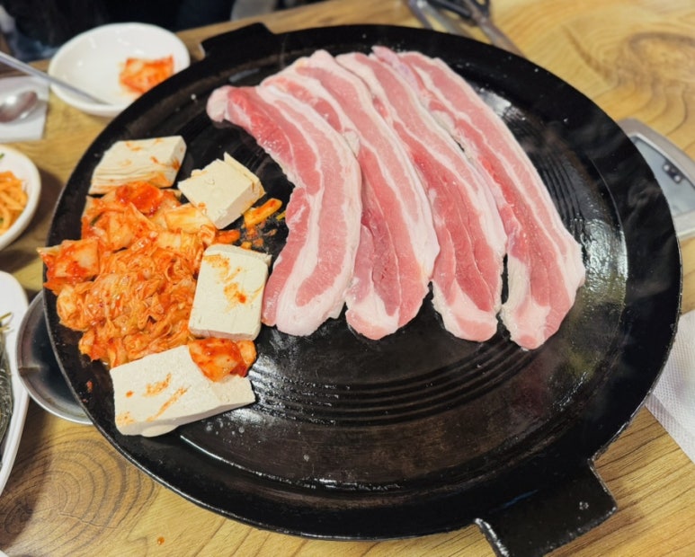 엄마밥집솥뚜껑 이미지
