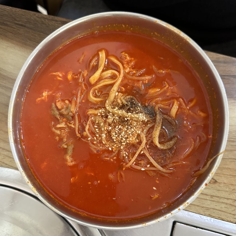 이층칼국수 이미지
