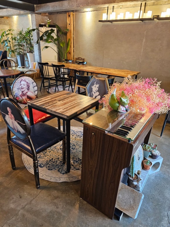 사막여우 로스터리카페 이미지