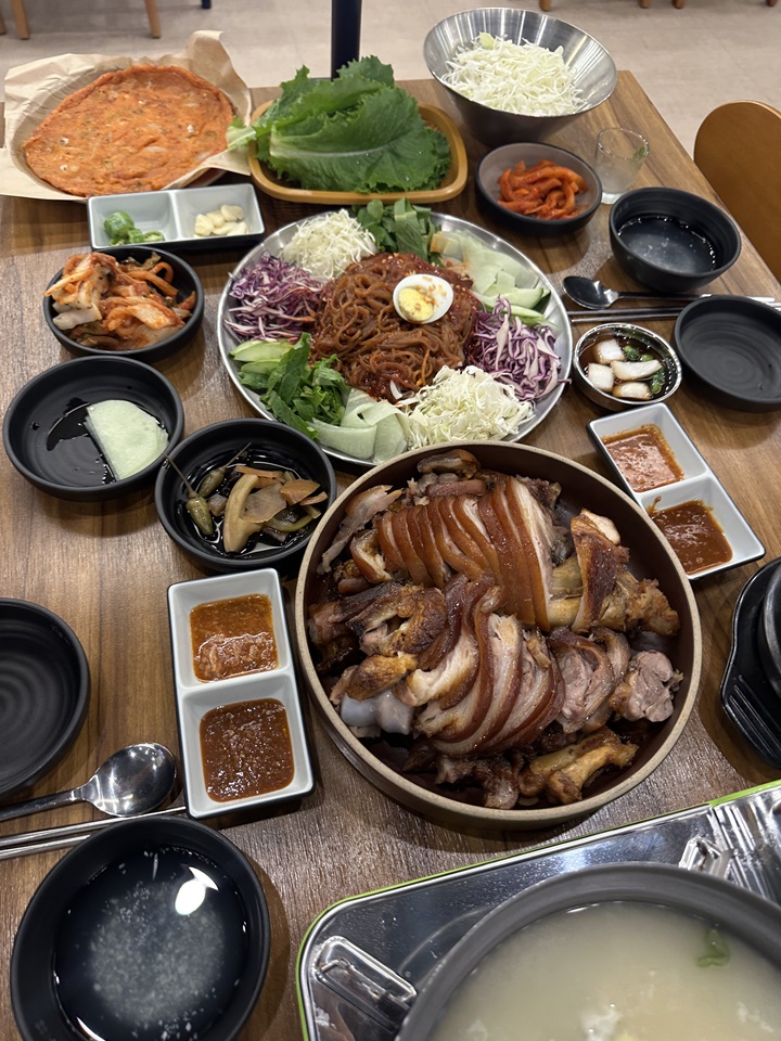 더오향족발 이미지