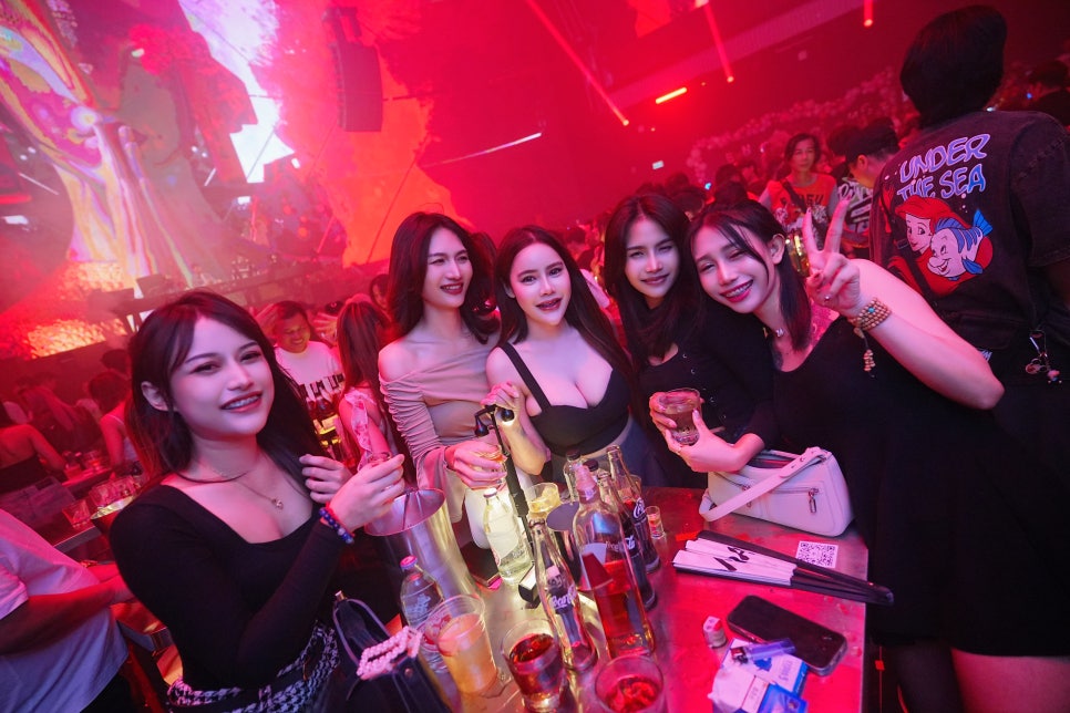 월드하우스 이미지