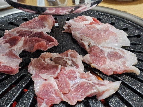 다운목살구이식당 이미지