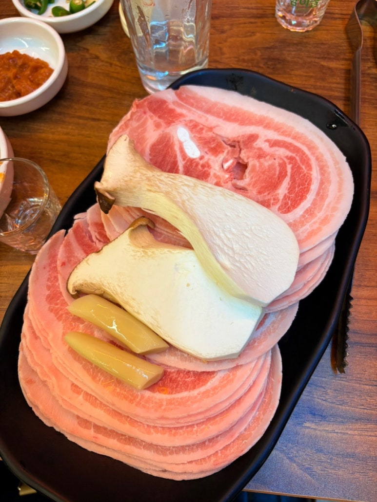 참숯뒷고기 이미지