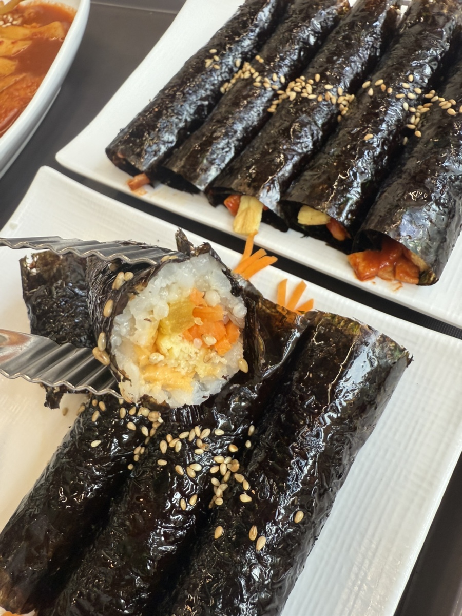 꼬미김밥 이미지