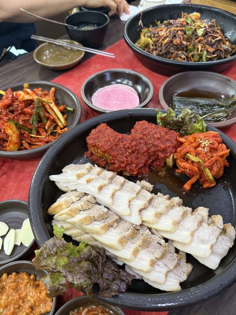 항아리보쌈돌돌이김치 이미지