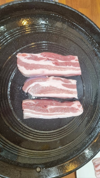 원동흑돼지 이미지