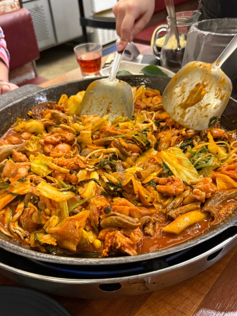 마녀의닭갈비(용봉점) 이미지