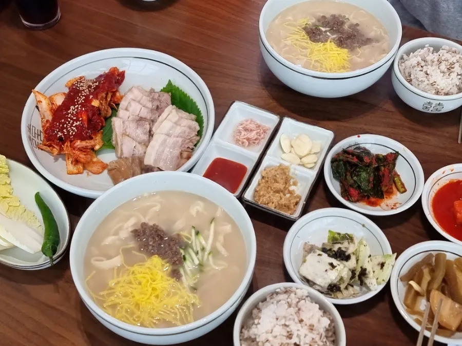 고향보쌈집 이미지