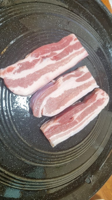 원동흑돼지 이미지