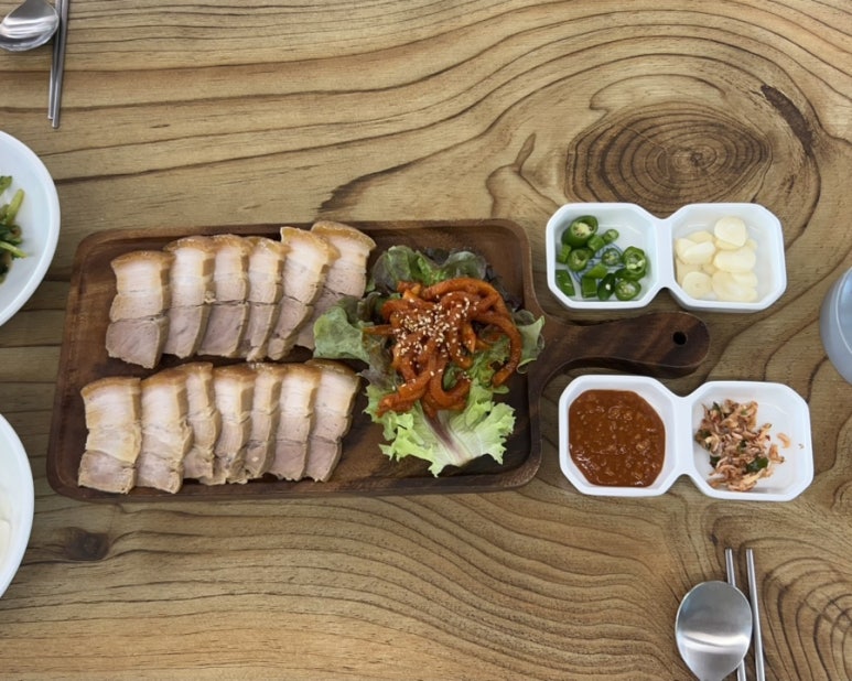 참나무도토리막국수 이미지