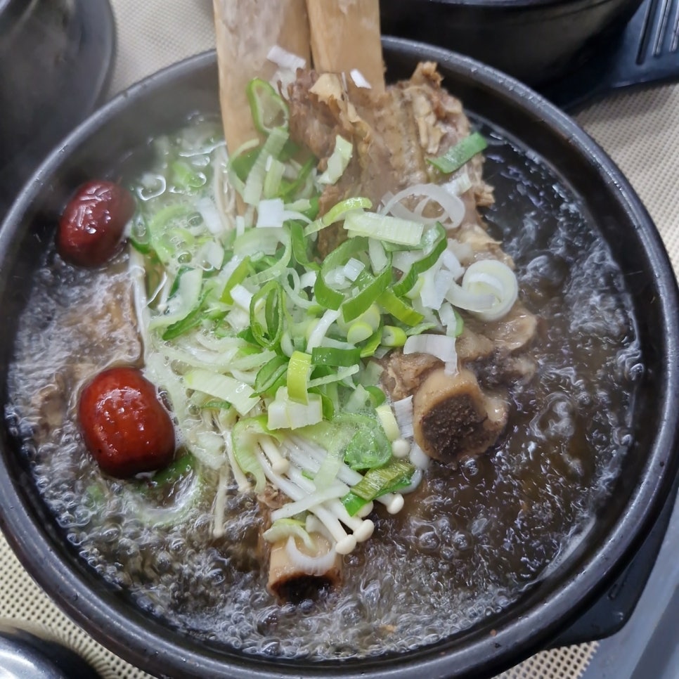 형과아우황칠누룽지삼계탕 이미지
