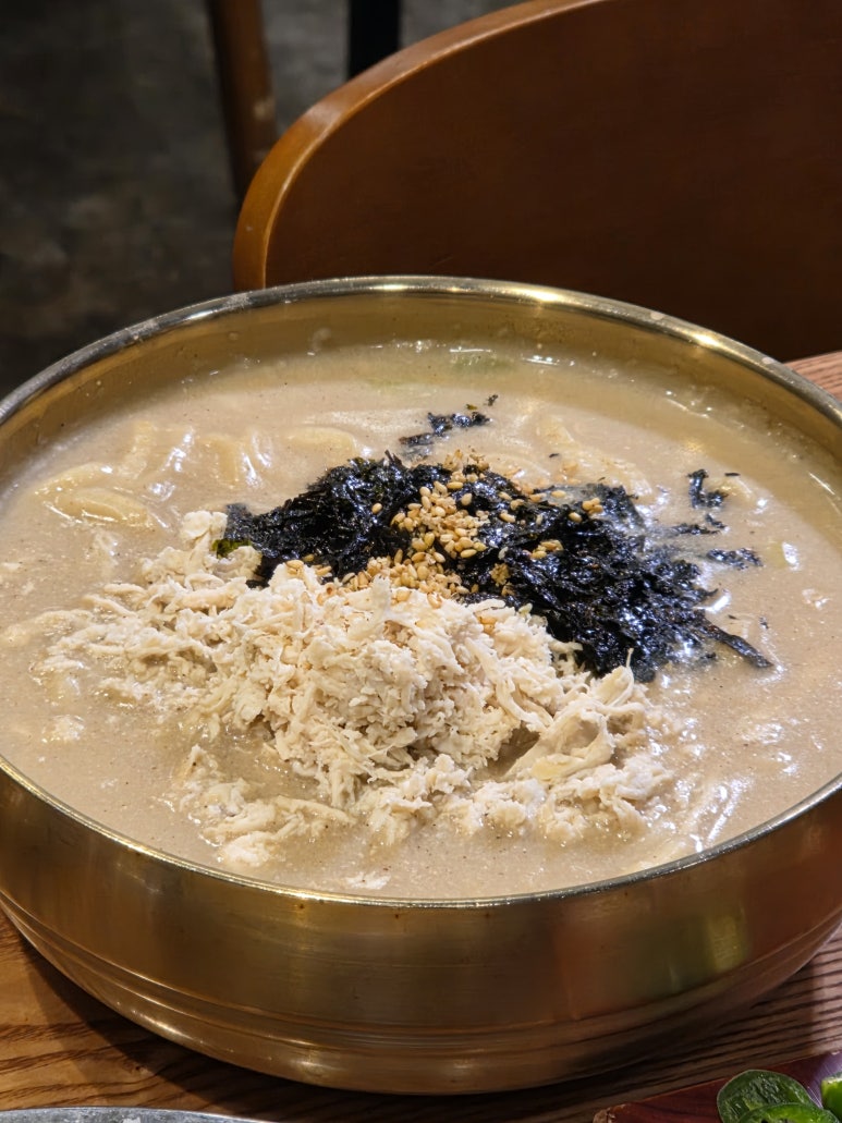 최고닭칼국수 이미지