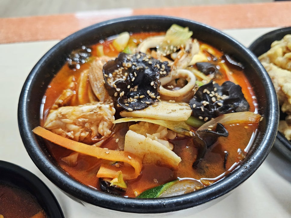 황제쟁반짜장 이미지