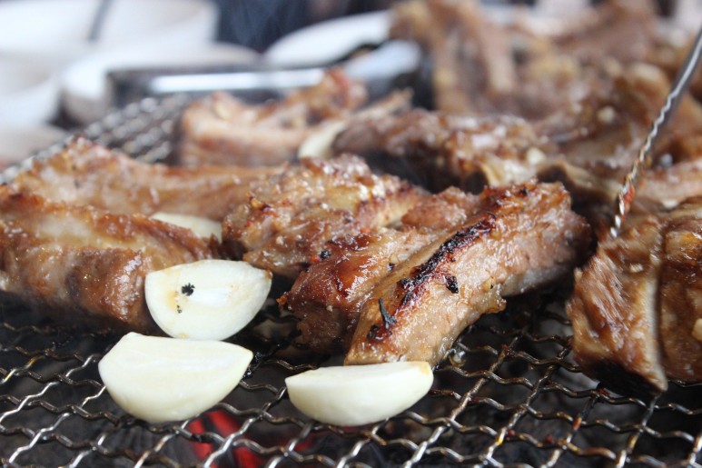참돼지깡통구이 이미지