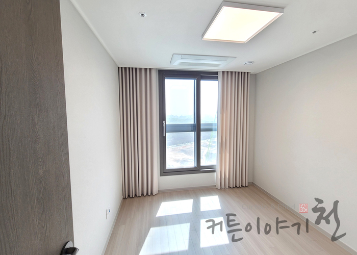 커튼이야기천-세종전시장 이미지
