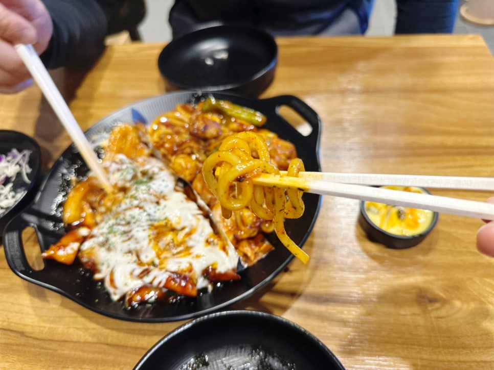 기영이숯불두마리치킨통영 이미지