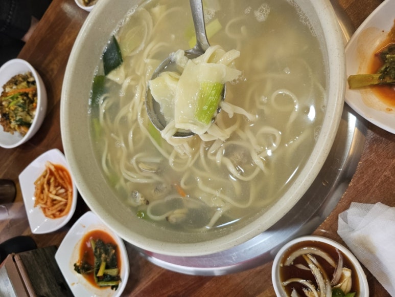 큰손조개구이칼국수 이미지
