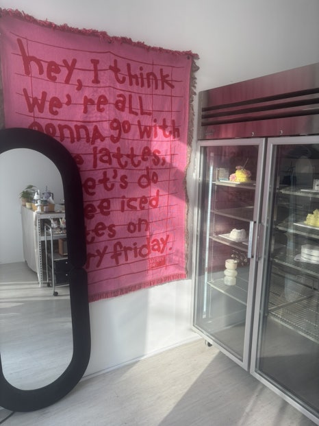 나우와 대표 사진