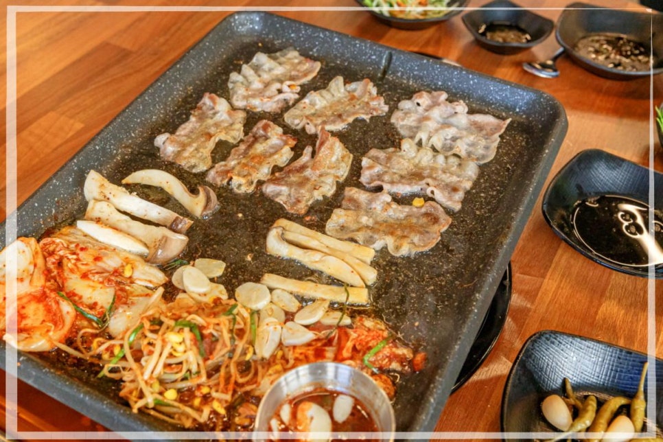 윤가네흑돼지대패삼겹살제주함덕흑돼지 이미지