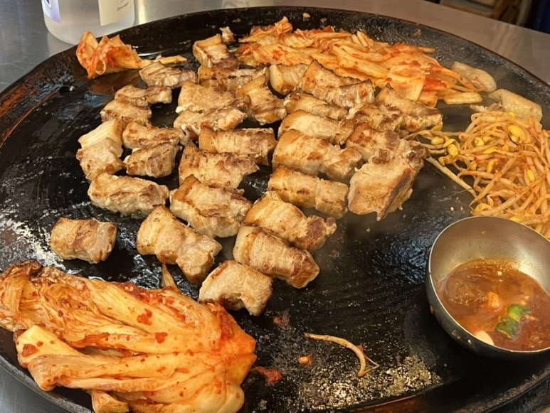 솥뚜껑 이미지