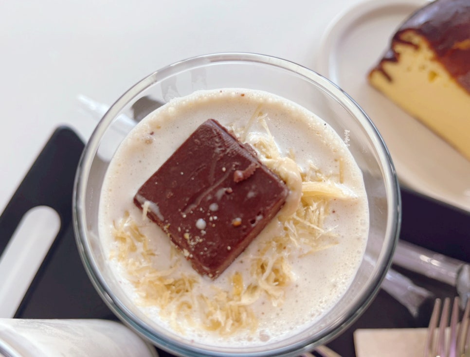 위 카페(weee cafe) 이미지