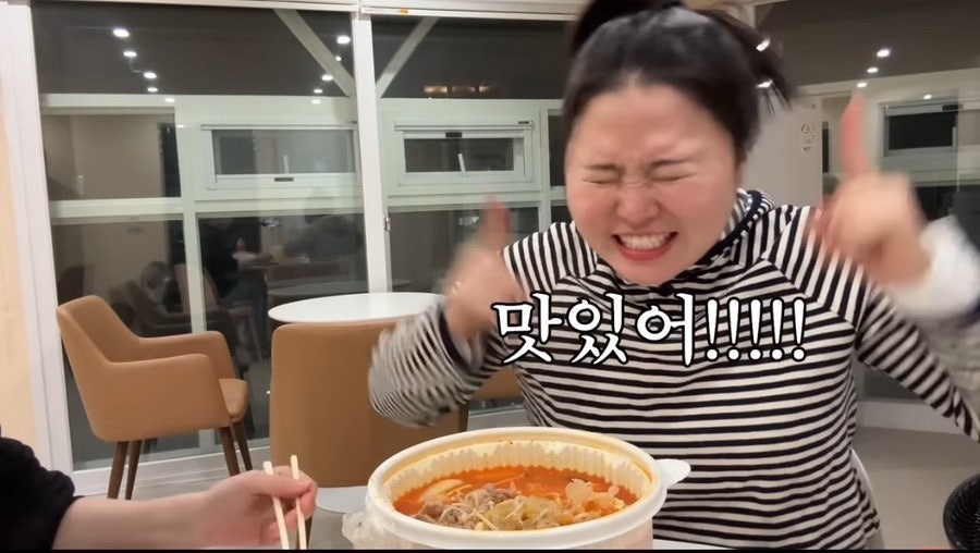 조그만카페 이미지